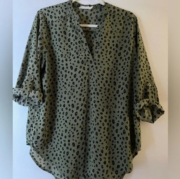 Lush Warren Split Neck Blouse women’s XXL,Green preppy classic leopard print Top - Picture 3 of 4